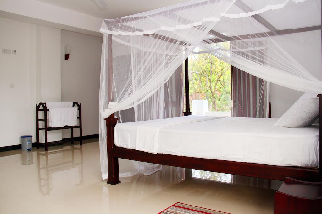 Villa Dineha Hikkaduwa Room photo